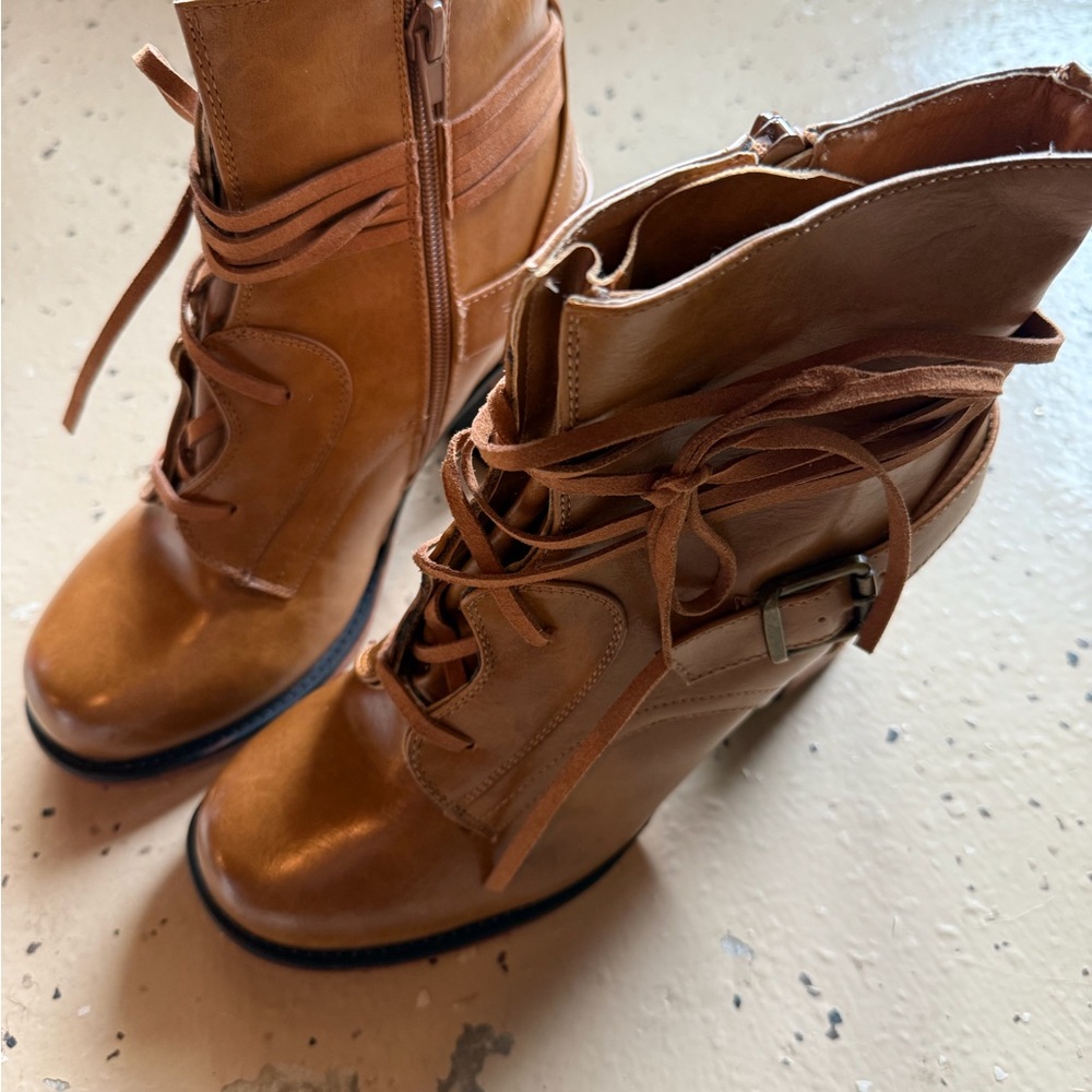 93 Vintage Brown Leather Women's Boots